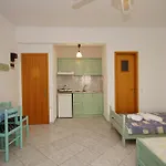 Myriam Studios Patitiri